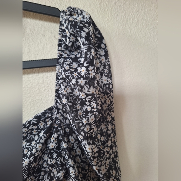 Astr The Label Ruched Long Sleeve Black & White Floral Mini Dress Womens Size M - Picture 6 of 9
